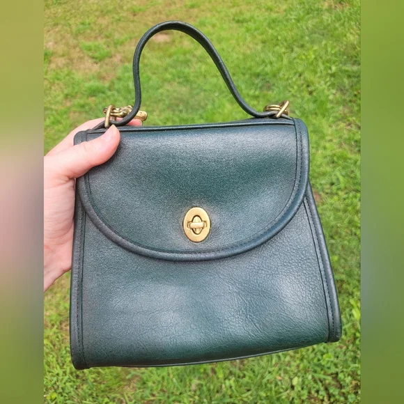 Vintage Coach Bottle Green Regina - Picture 1 of 16